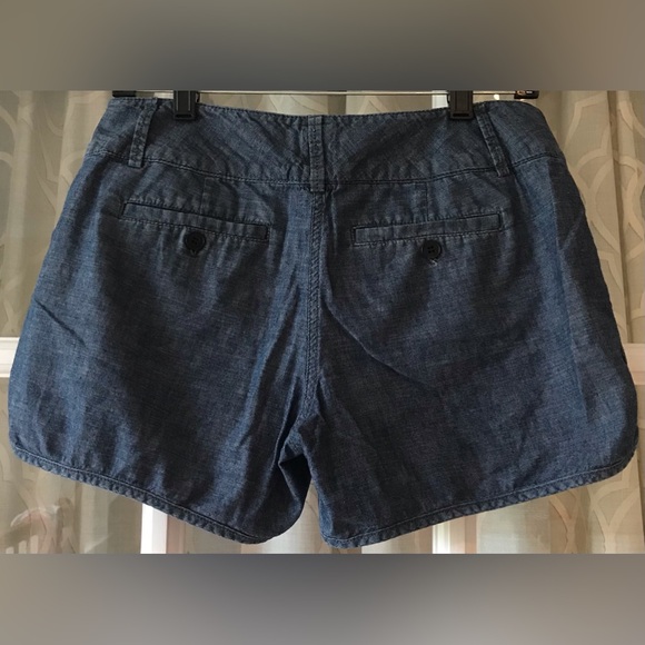 The Limited size 8 678 collection dark wash denim shorts with pockets! EUC - Picture 3 of 7